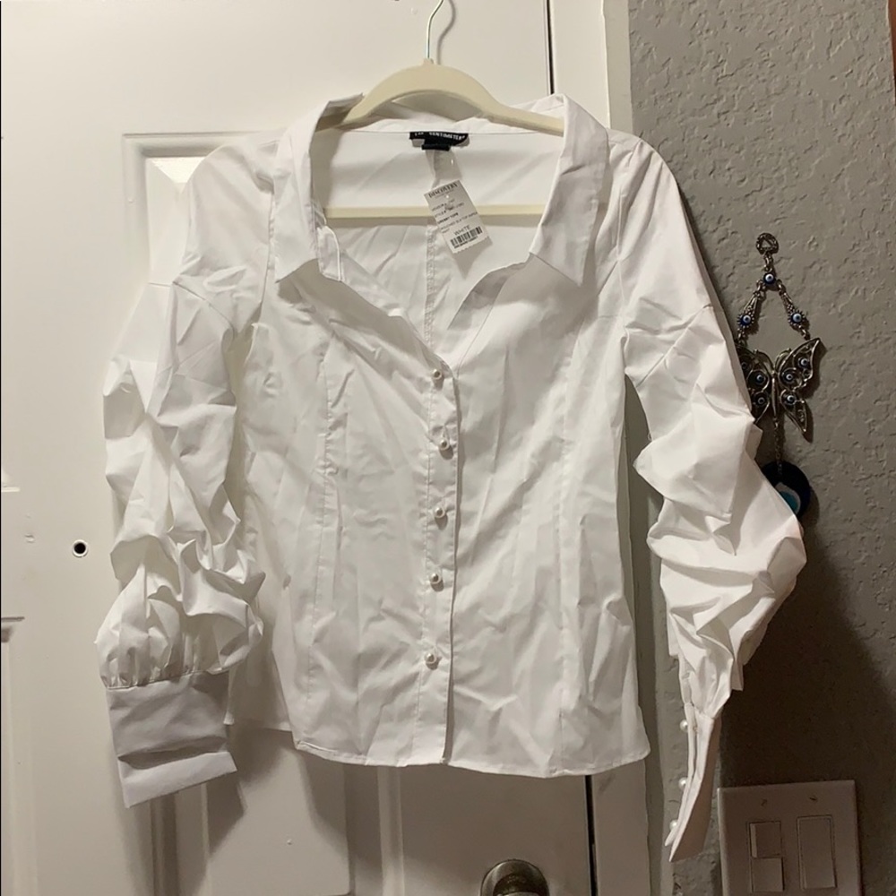 White collard shirt